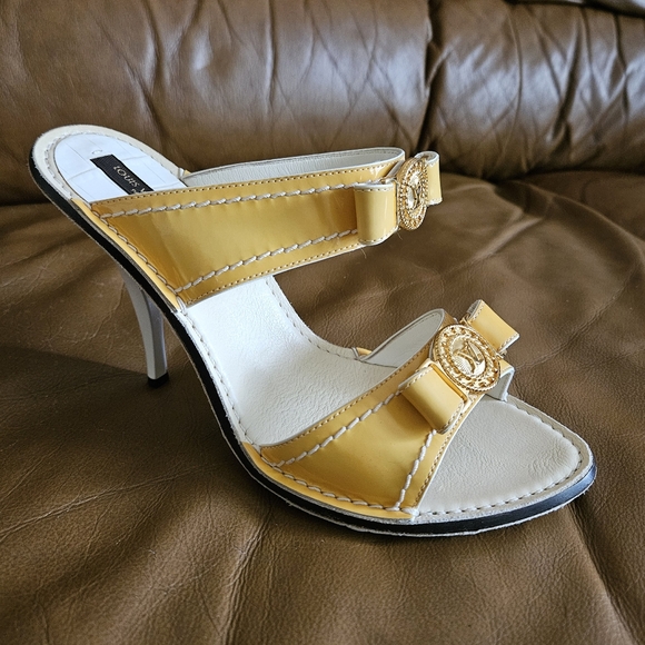 Women's Louis Vuitton Yellow Leather Metallic Gold High-End Sandals Size 6 US - Picture 5 of 16